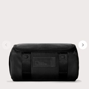 DAGNE DOVER SEOUL DOPP KIT in size large onyx black